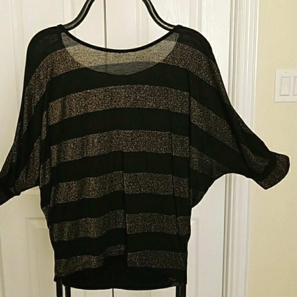 Bobeou blouse size M new no tag Made in the U.S